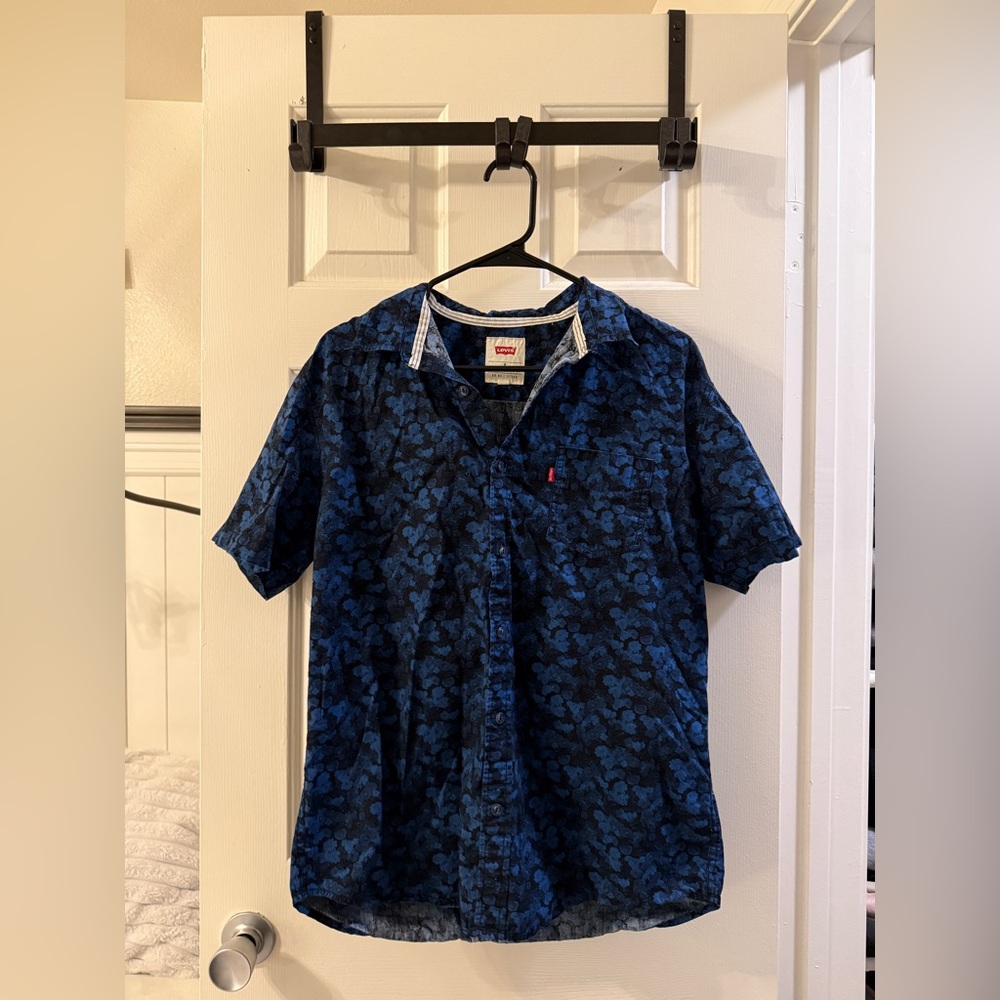 Levi’s men button up